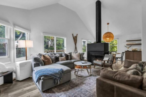 Bright Downtown 2BR Walk to Ski Lift Park City